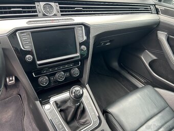 Volkswagen Passat Variant 2.0 TDI 190k BMT R-Line Highline - 12