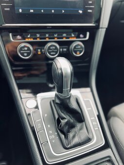 Volkswagen Golf Variant 2.0 TDI DSG WEBASTO PANORAMA ŤAŽNÉ - 12