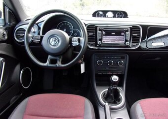 Volkswagen Beetle 1.6TDi 77kW DESIGN FENDER NAVI nafta - 12