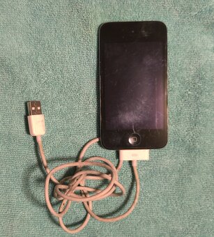 Predám Apple iPod Touch 4gen 16 GB - 12