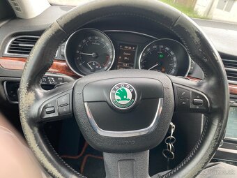 Škoda Superb 2.0 TDI PD Elegance DSG - 12