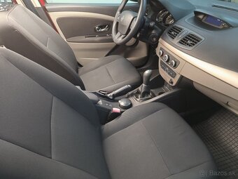 Renault Megane 1.6 - 12