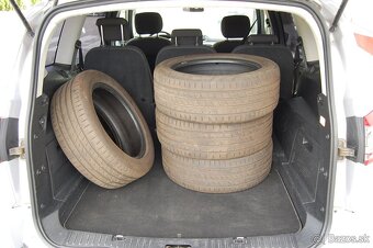 Ford S-Max - 12