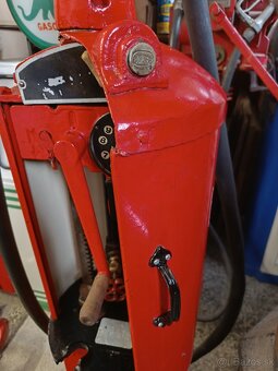 Starý čerpací americký stojan Browser Red Sentry 1921 - 12