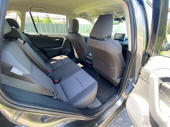 TOYOTA  RAV4  2,0  129kW - 12