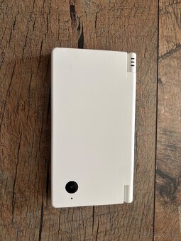 Nintendo DSI komplet balenie + r4 karta + 32gb sd karta - 12