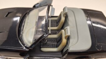 1:18 FERRARI GTB/4 CABRIO - 12