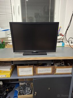 Predám LCD monitor Dell P2210F - 12