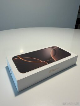 iPhone 16 Pro – Desert Titanium, 256 GB - 12