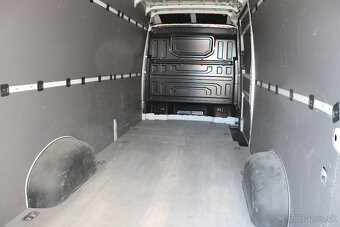 CRAFTER 2,0TDI L5H2, PARKOVACÍ KAMERA - 12