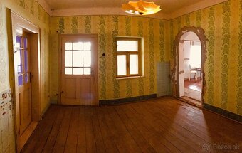 Znížená cena - Rodinný dom so slnečným pozemkom - 12