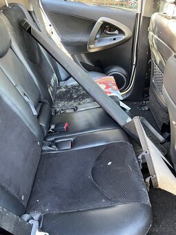 Predám Toyota RAV4 - 12