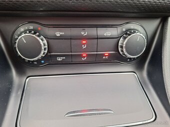 Mercedes-Benz A trieda 180d Style  AT 113 tis KM, kúp. SR - 12