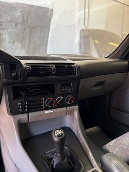 BMW M5 E34 - 12