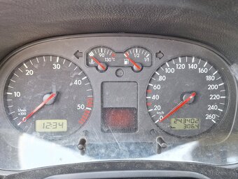 Golf 4 85kW 6sp - 12