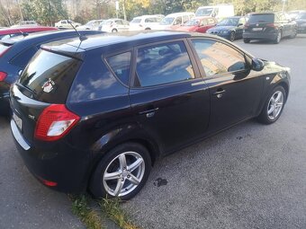 Kia Ceed - 12