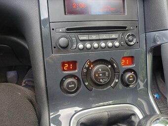 Predám - vymením Peugeot 3008 r.2016 1.2b 96kw - 12