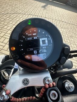 Yamaha XSR900 - 12