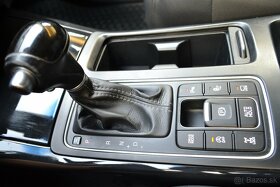 Kia Sorento 2.2 CRDi 4WD,7.Mies Platinum A/T6  r.v : 02/2016 - 12