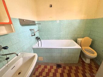 Predaj- vidiecky rodinný dom s 10 á pozemkom, Vinodol - 12