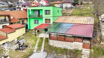 Priestranný rodinný dom pre viacčlennú rodinu v obci Hrušov - 12