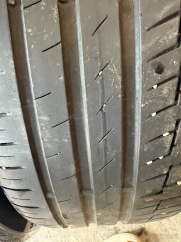 235/40 r19 - 12