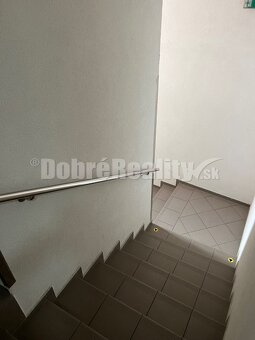 Ponukame na prenájom exkluzívne kancelárske a prevádzkové pr - 12