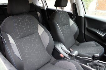 Peugeot 2008 1.2 PureTech Style, benzín 2018 - 12