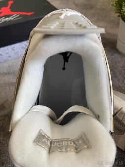 JORDAN 4 RETRO FROZEN MOMENTS - 12