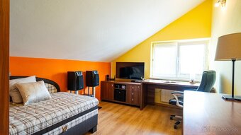 ⌂ZNÍŽENÁ CENA Predaj // 4-izbový rodinný dom 301 m² //VRÚTOC - 12