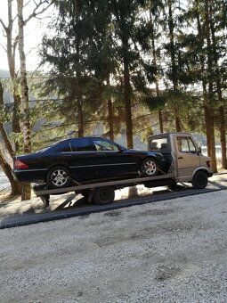 Mercedes 307 D  /  300 D - 12