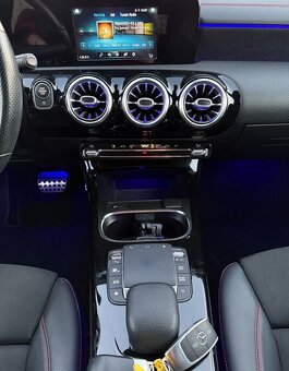 Mercedes-Benz CLA  X118 SB 2020 AT 200D AMG packet - 12