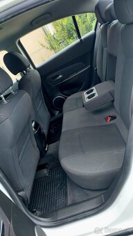 Chevrolet Cruze 1.6 benzín - 12