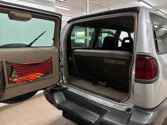 Nissan Terrano II 2.7 - 12