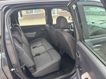 Dacia Lodgy 1.6i - 12