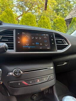 Peugeot 308 SW - 12