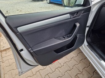 Škoda Superb Combi III 2.0 TDi DSG Ambition 150K (diesel) - 12