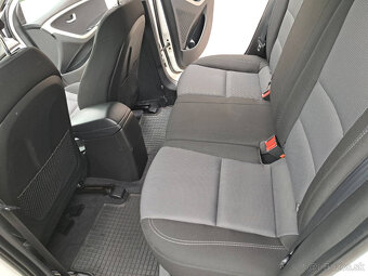 Hyundai i30 CW 1.6i CRDi 16V DOHC Comfort - 12