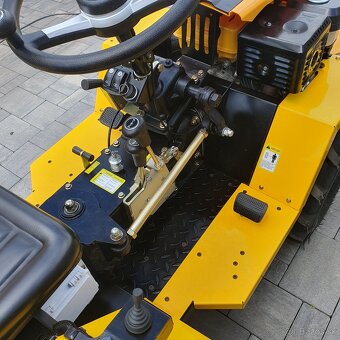 Malotraktor 4x4 - 12