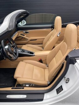 Porsche Carrera 4 992 Cabrio - 12
