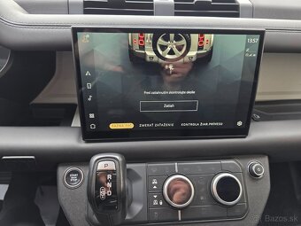 Land Rover Defender X-DYNAMIC HSE - 12