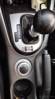 Mitsubishi Outlander 2,2DID,7miestne,automat - 12