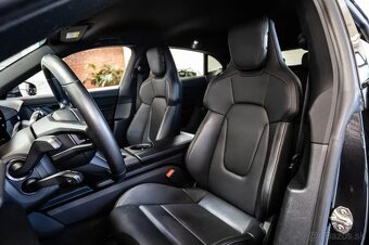 Porsche Taycan 4S - 12
