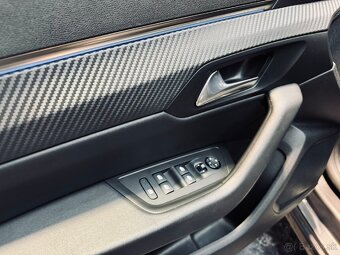 Peugeot 508 SW 1,5 BlueHDi Allure
 - 12