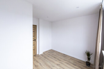 Na predaj nová rekonštrukcia 3i byt Nešporova s loggiou - 12