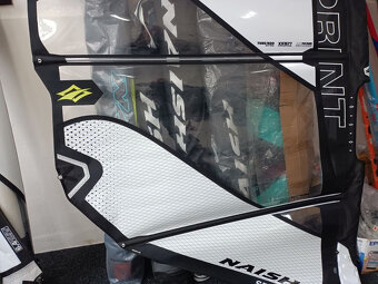 windsurfing plachty a prkno Naish 2026 - 12