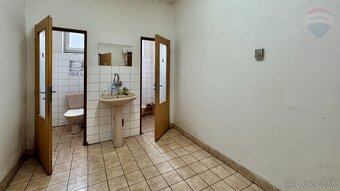 NA PRENÁJOM sklad s administratívou 1.200 m2 podvesný žeriav - 12