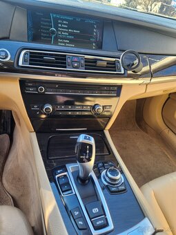 BMW 740d x-drive - 12