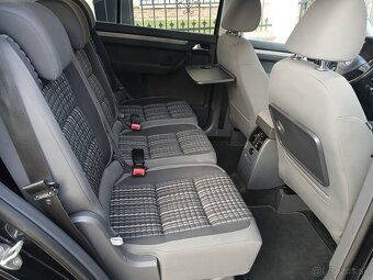 Volkswagen Touran 2.0 TDI CROSS - 12