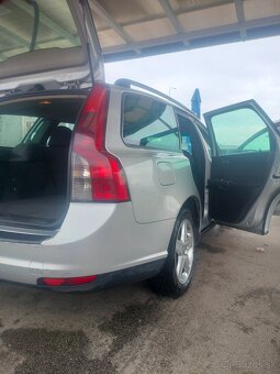 Predám Volvo V50 2.0tdi 100kw rok 2008 - 12